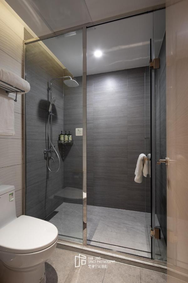Campanile Hotel Wuhan Zhongnan Road Metro Station Exterior photo