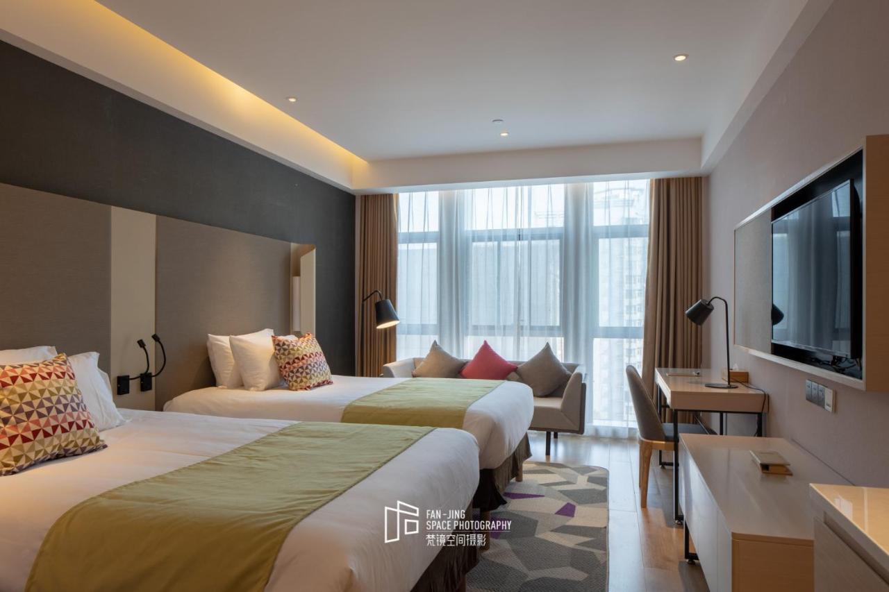 Campanile Hotel Wuhan Zhongnan Road Metro Station Exterior photo